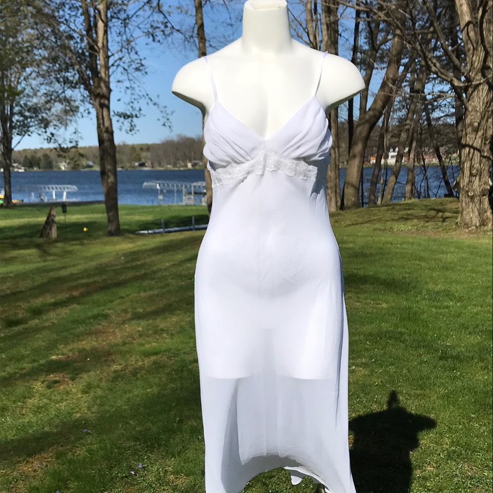 NWOT Elegant Jones NY nightgown S